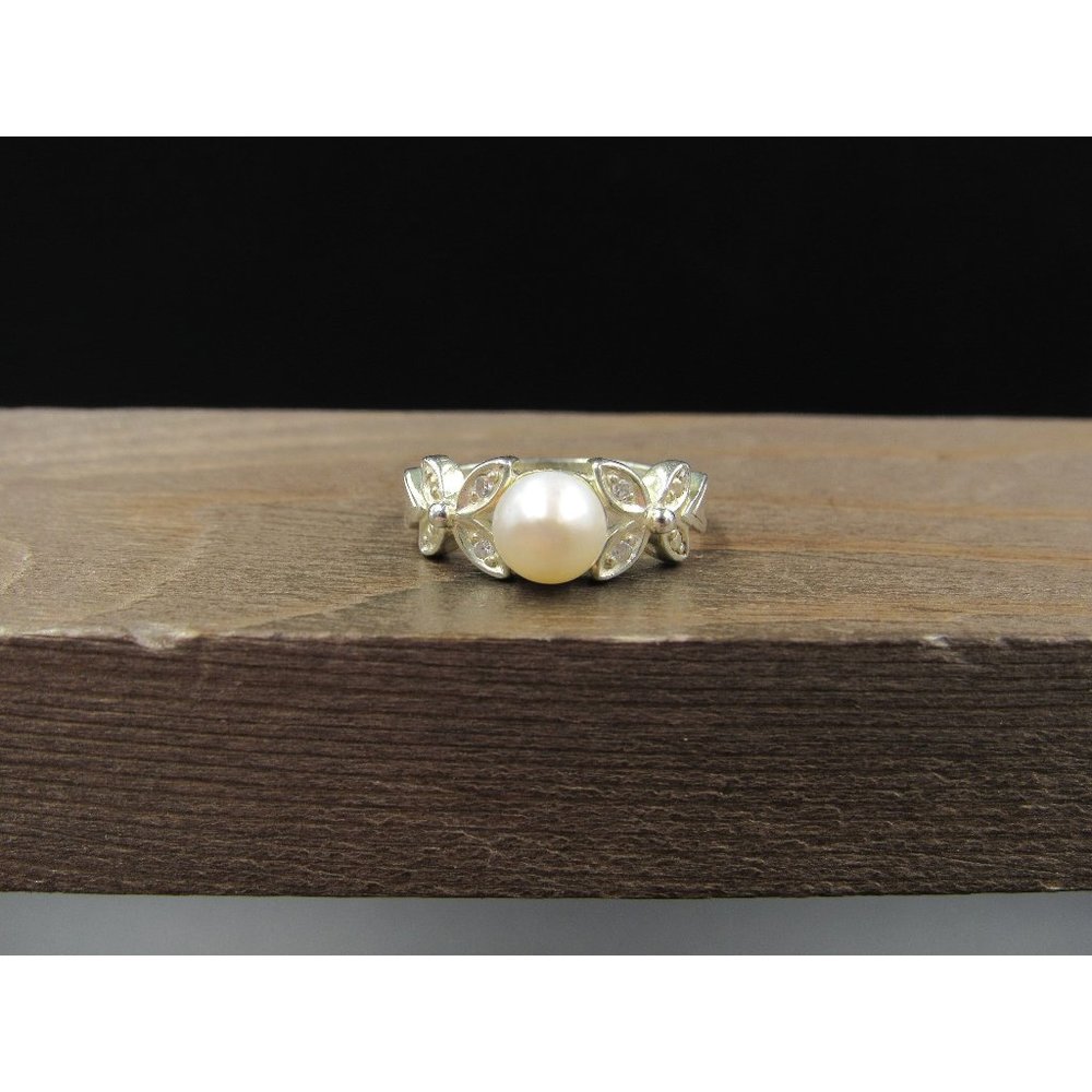 Size 6 Sterling Silver Real Pearl Avon And CZ Accent Band Ring Vintage Statement